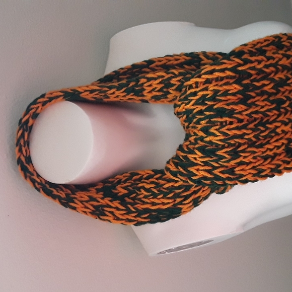 Orange and green rib knit scarf - Picture 2 of 3